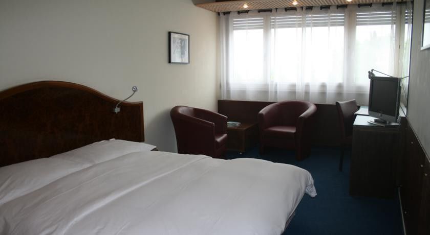 Hostellerie De La Vendee Lancy Exteriér fotografie