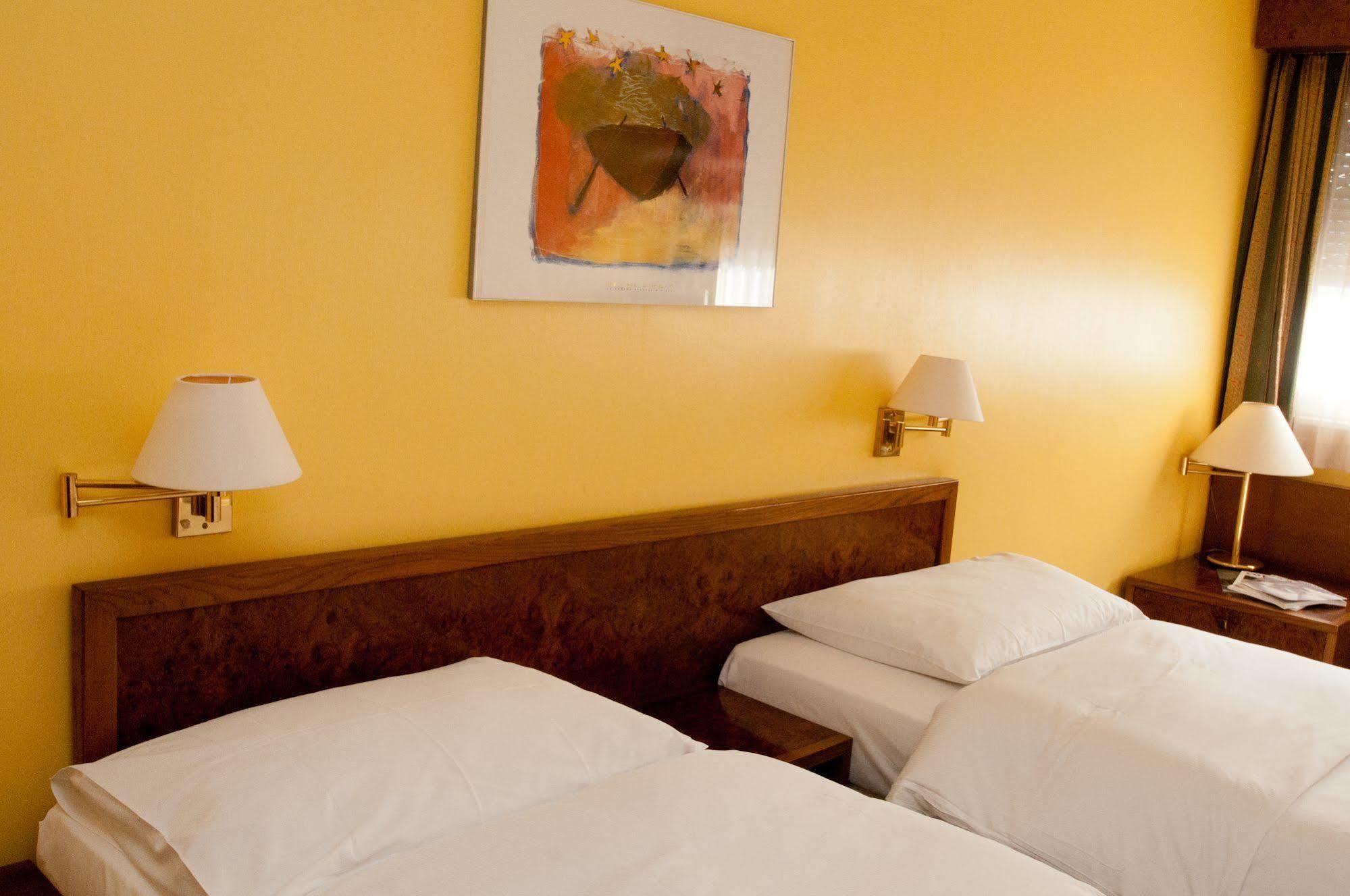 Hostellerie De La Vendee Lancy Exteriér fotografie
