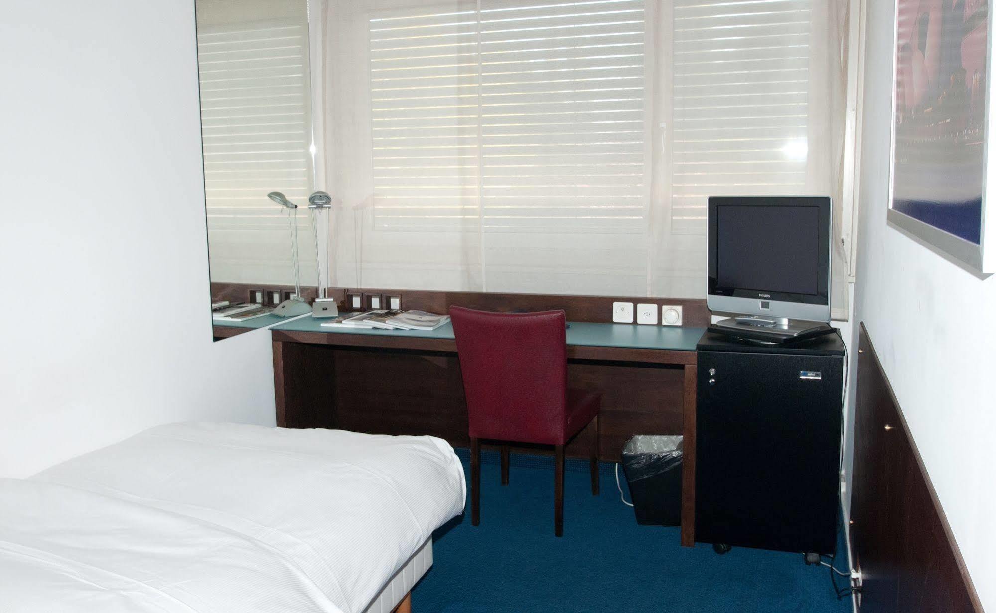 Hostellerie De La Vendee Lancy Exteriér fotografie