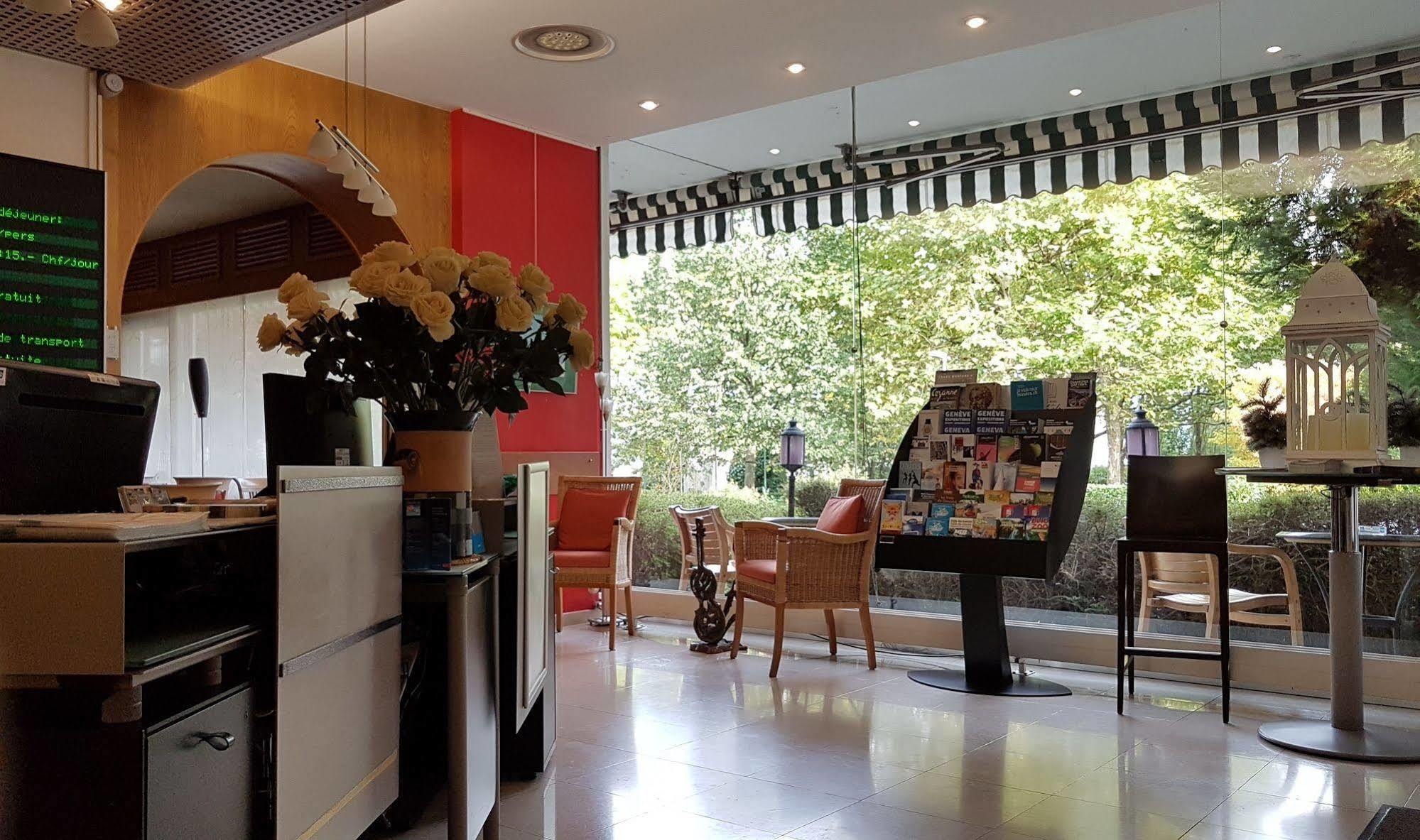 Hostellerie De La Vendee Lancy Exteriér fotografie